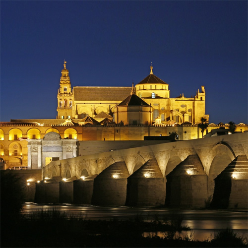 /images/packages1/spain/cordoba-greatmosquecathedralnight-500.jpg