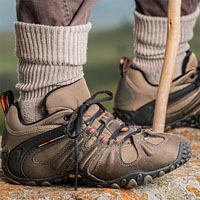 /images/packages1/spain/spain-hikingshoes-500.jpg
