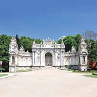 /images/packages1/turkey/istanbul-dolmabahcepalacetreasurygate-500.jpg