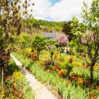 /images/sightseeing/france/paris-givernymonetresidence-500.jpg
