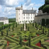 /images/sightseeing/france/tours-chateaudevillandryview-500.jpg